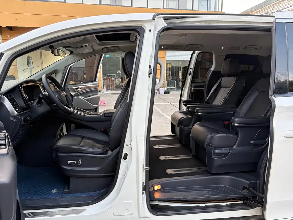 GAC Motor Trumpchi M8 — фото 15
