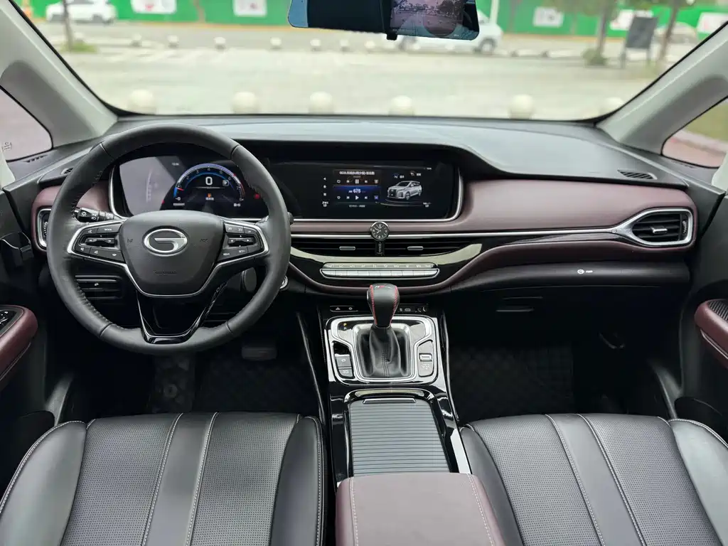 GAC Motor Trumpchi M6 — фото 13