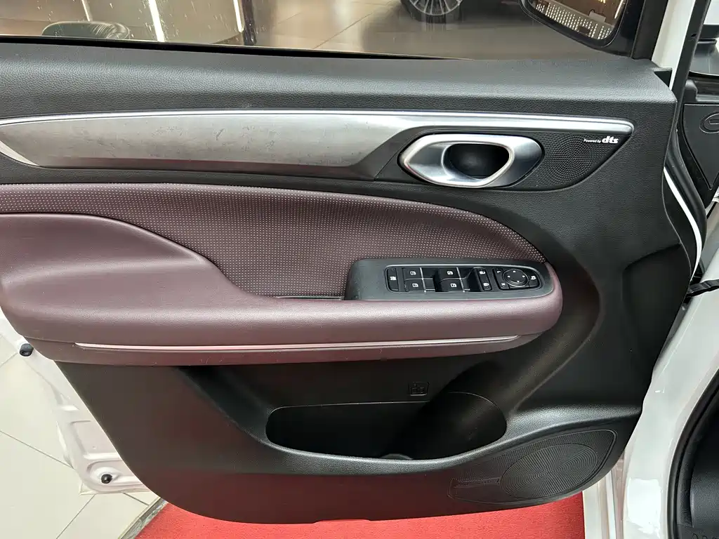 GAC Motor Trumpchi M6 — фото 11