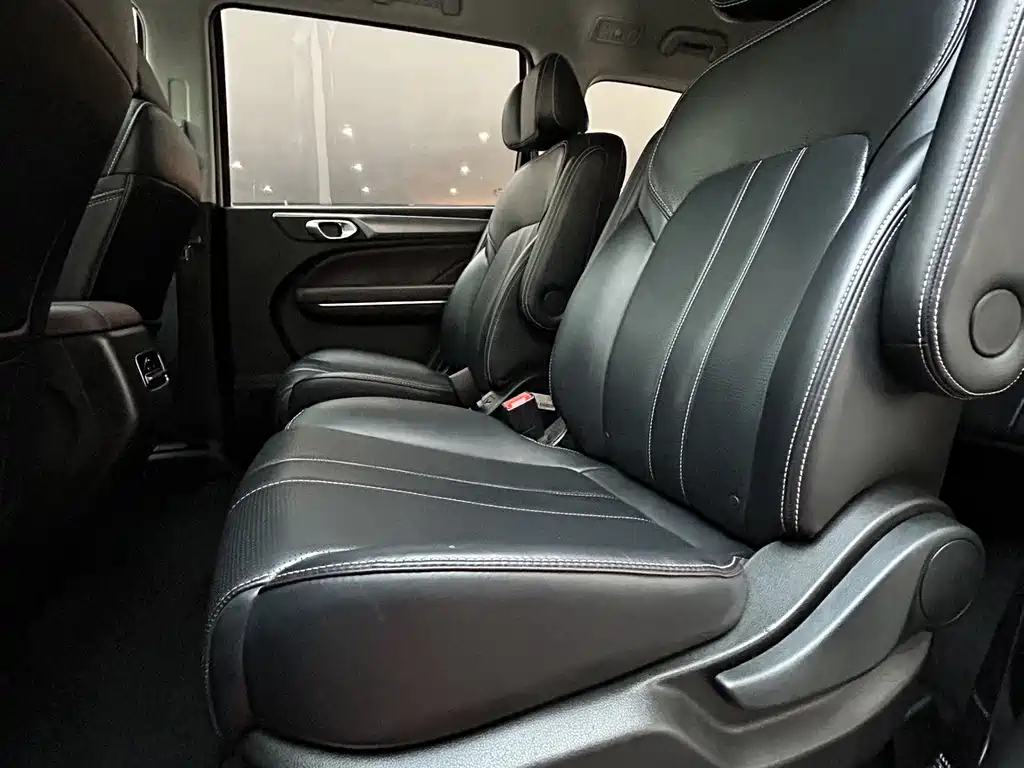 GAC Motor Trumpchi M6 — фото 15