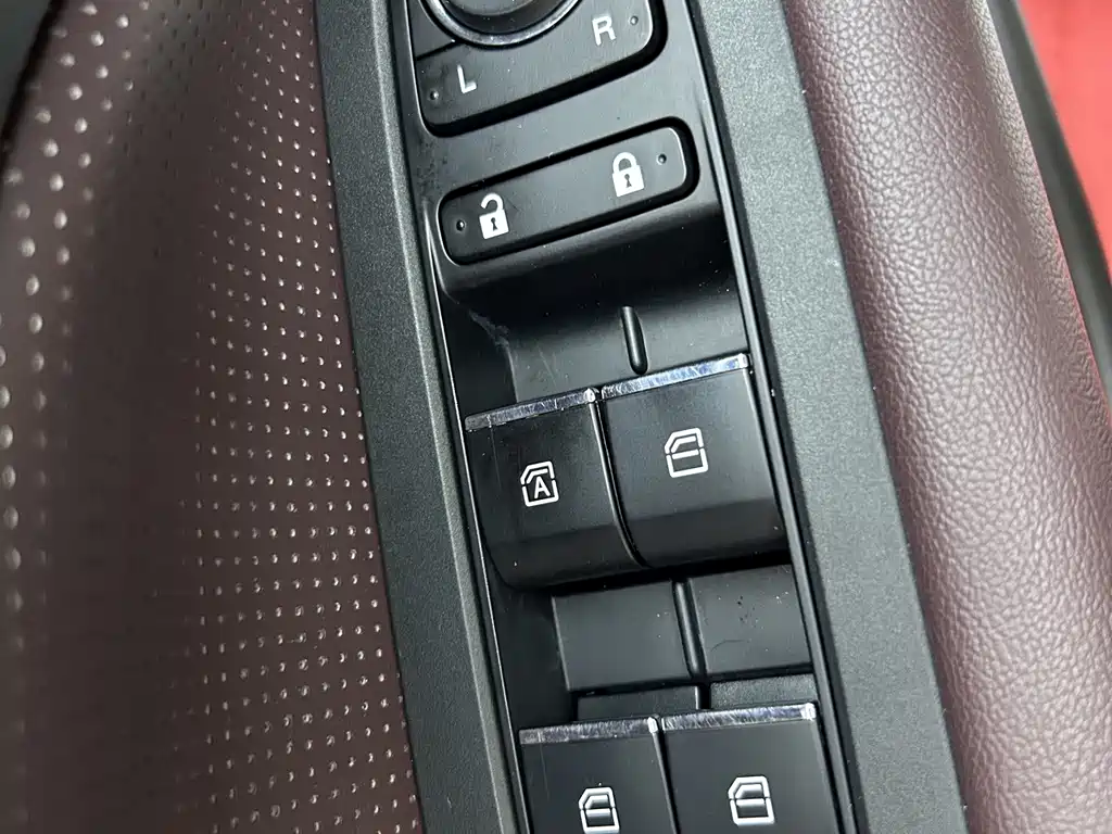 GAC Motor Trumpchi M6 — фото 19