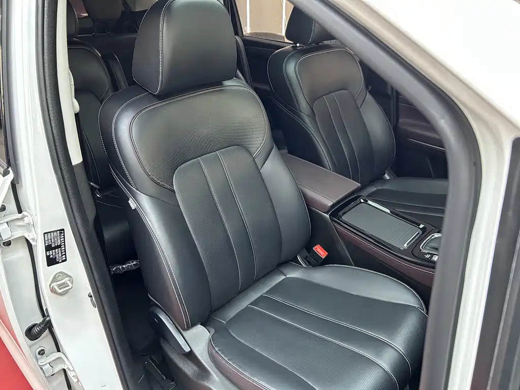 GAC Motor Trumpchi M6 — фото 32