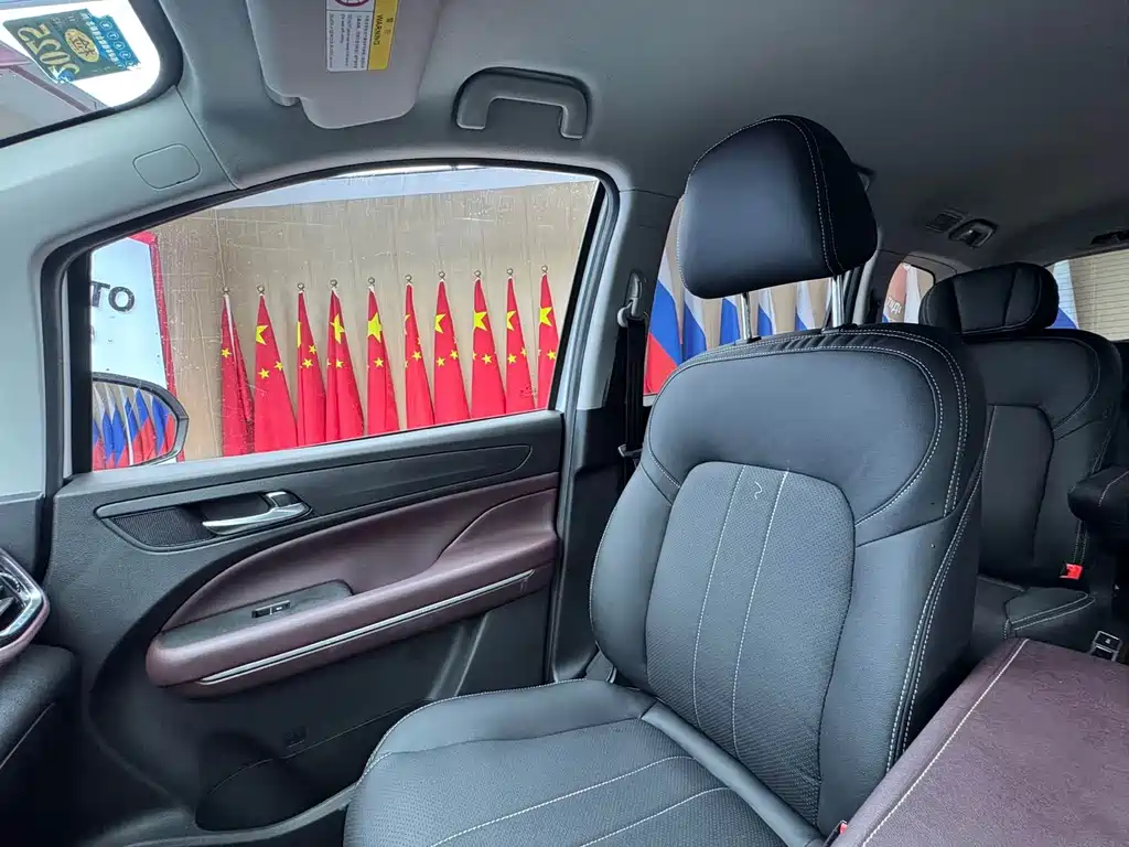 GAC Motor Trumpchi M6 — фото 13
