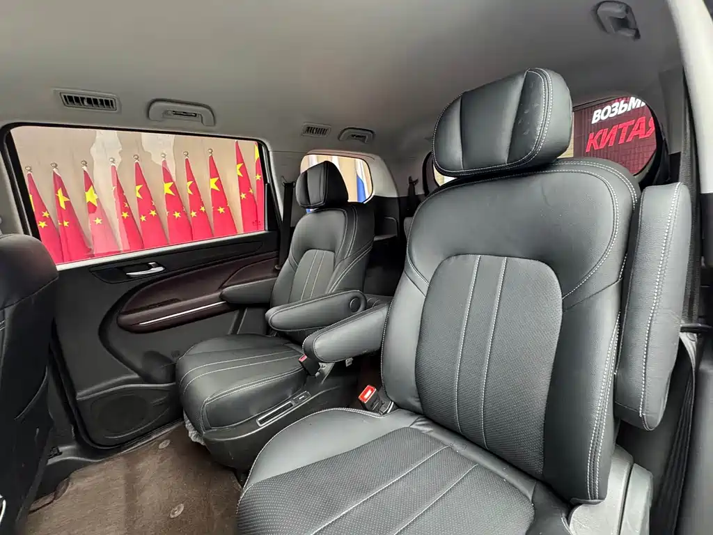 GAC Motor Trumpchi M6 — фото 14