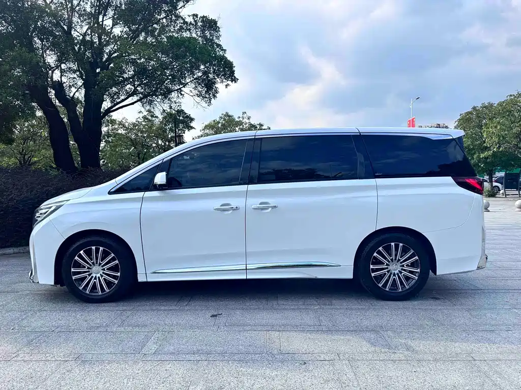 GAC Motor Trumpchi M8 — фото 14