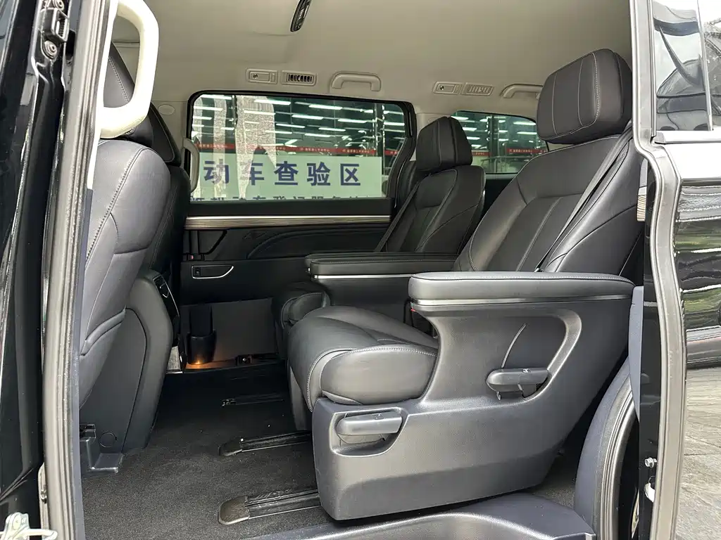 GAC Motor Trumpchi M8 — фото 9