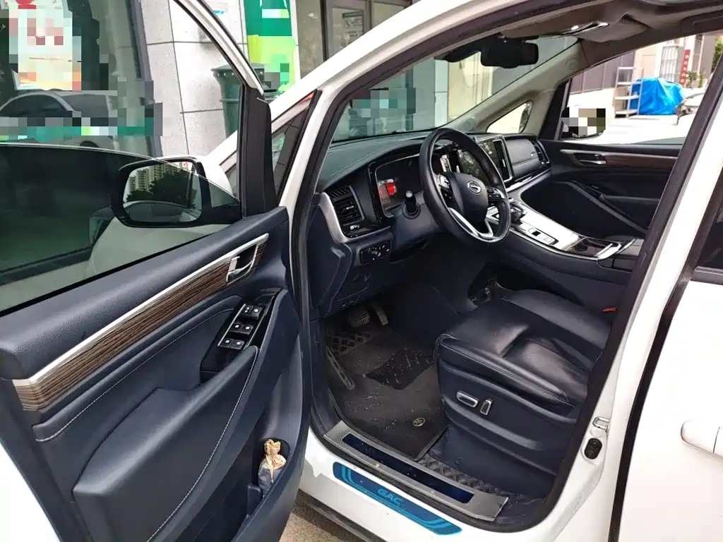 GAC Motor Trumpchi M8 — фото 17