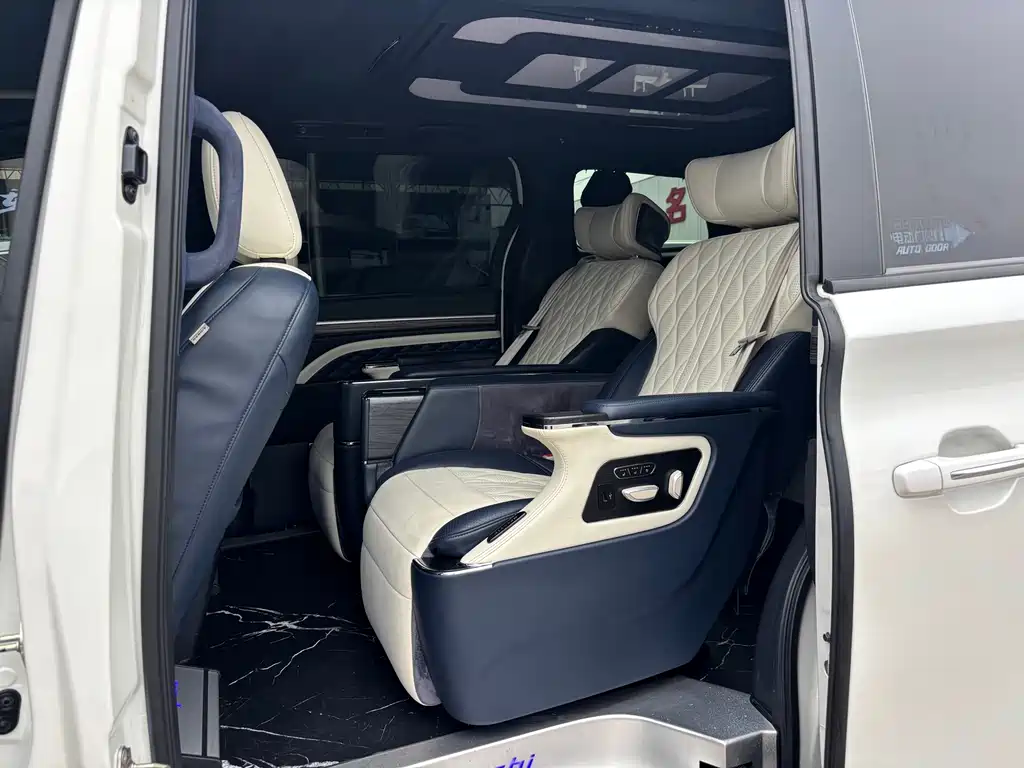 GAC Motor Trumpchi M8 — фото 6