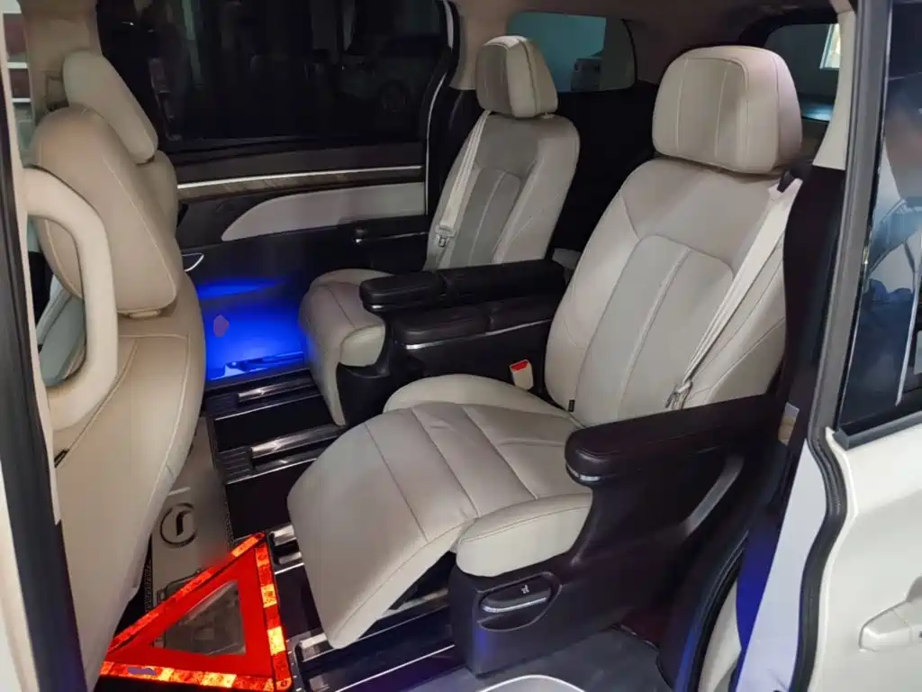 GAC Motor Trumpchi M8 — фото 17