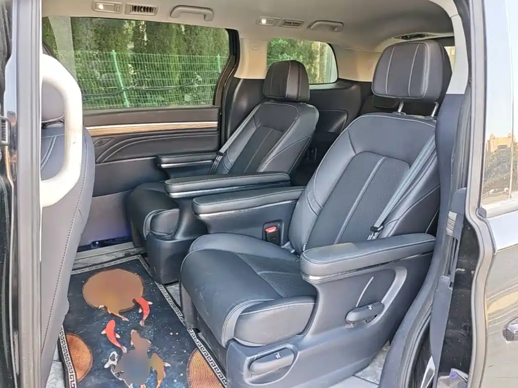 GAC Motor Trumpchi M8 — фото 17