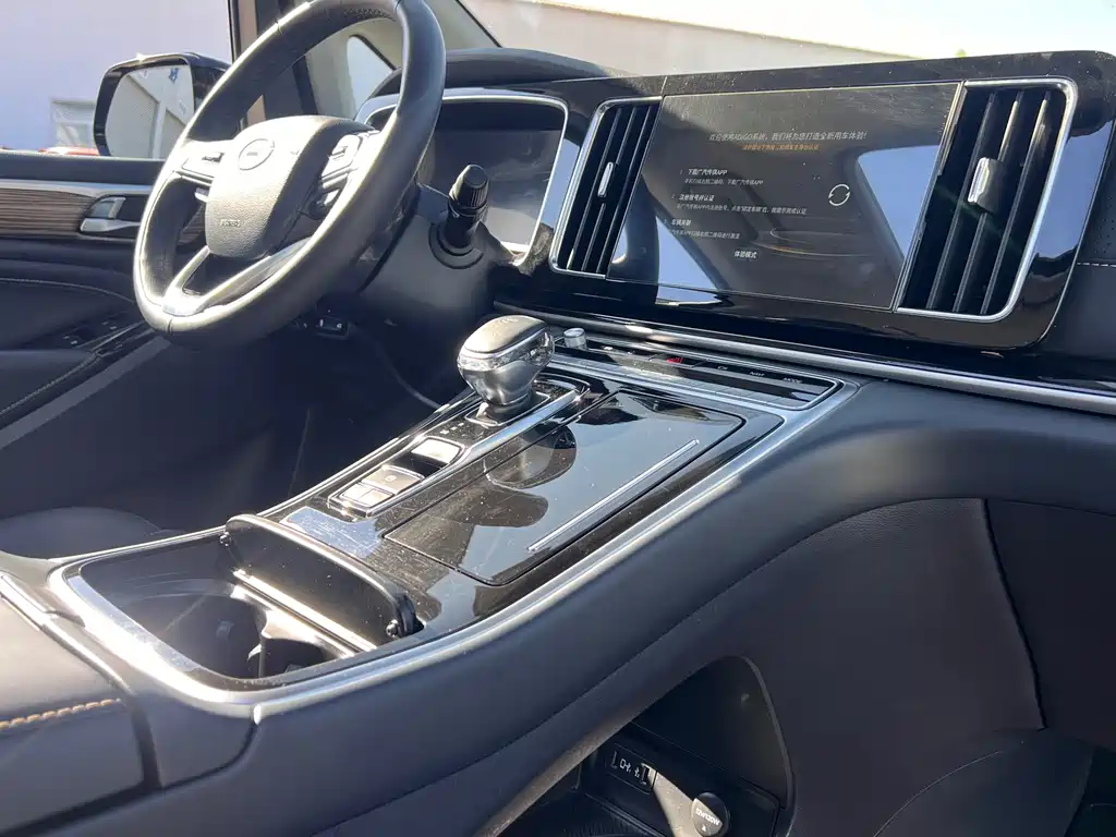 GAC Motor Trumpchi M8 — фото 14