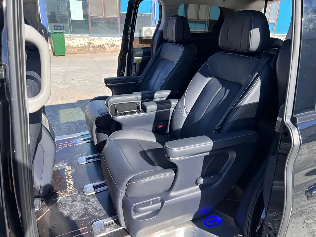 GAC Motor Trumpchi M8 — фото 16
