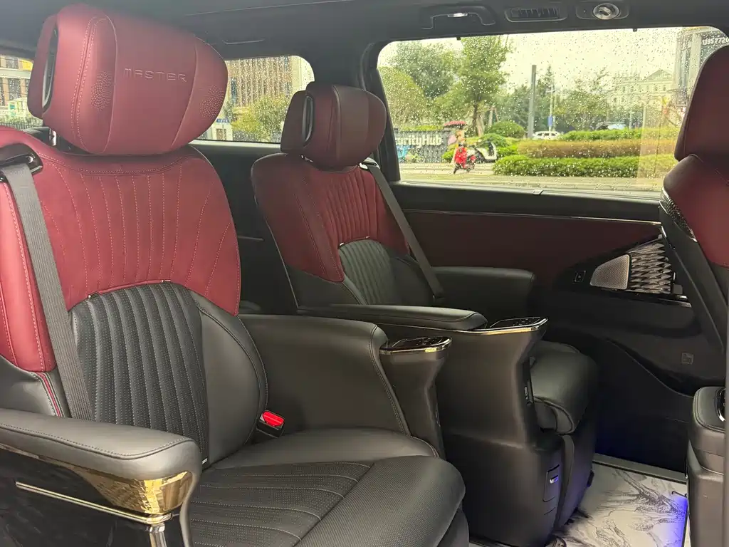 GAC Motor Trumpchi M8 — фото 17