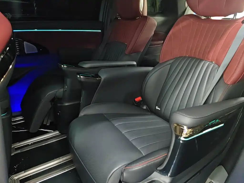 GAC Motor Trumpchi M8 — фото 17