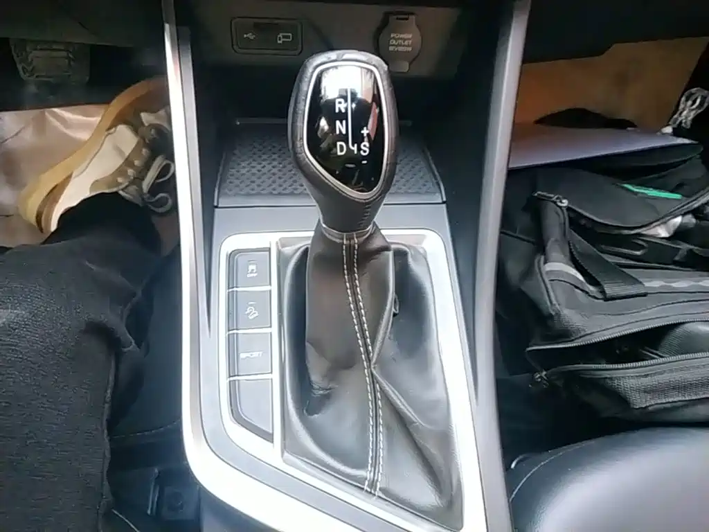 Geely Vision X3 — фото 14