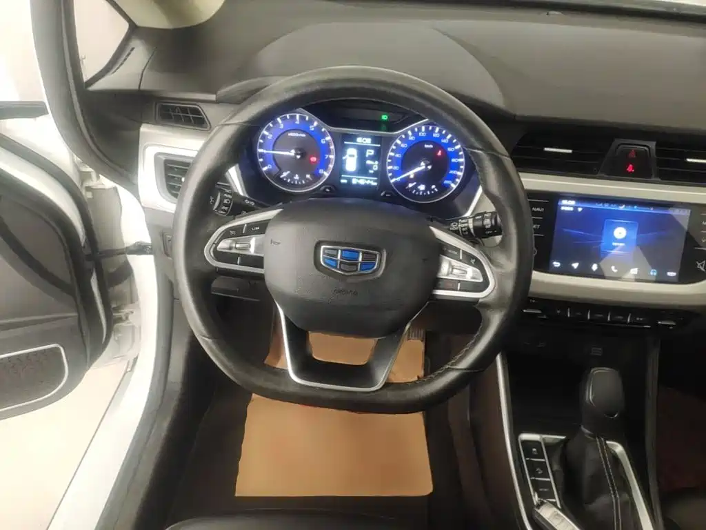 Geely Vision X3 — фото 11