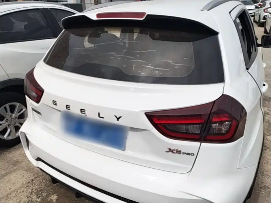 Geely Vision X3 — фото 6