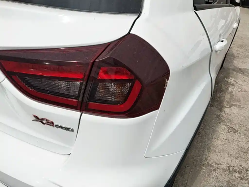 Geely Vision X3 — фото 8