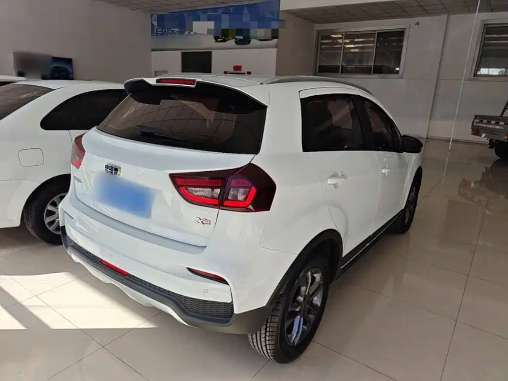 Geely Vision X3 — фото 7