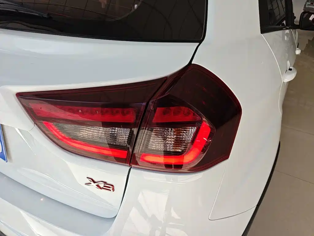 Geely Vision X3 — фото 8