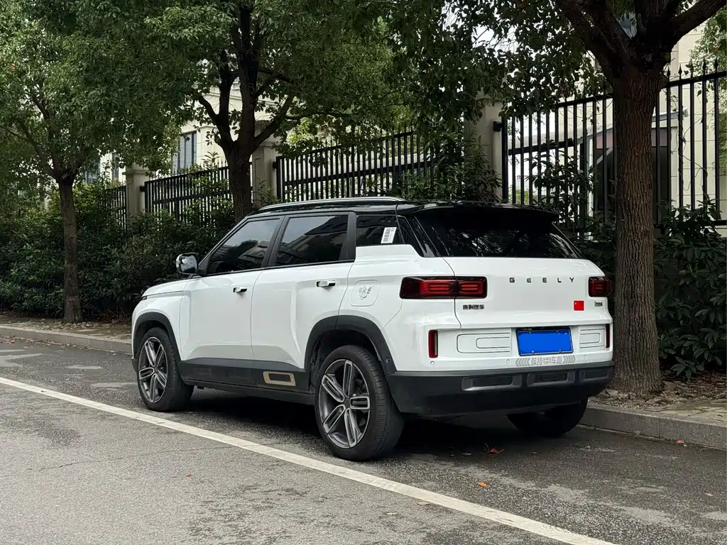 Geely Icon — фото 8