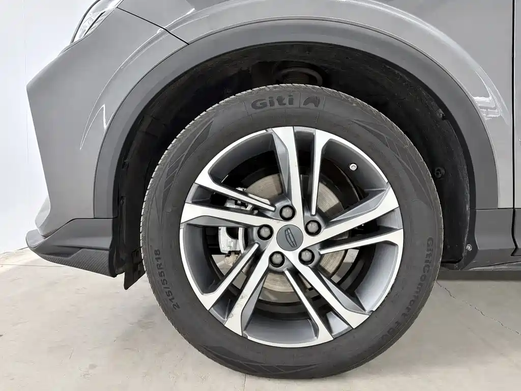 Geely Binyue — фото 14