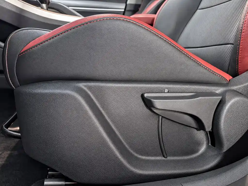 Geely Binyue — фото 19