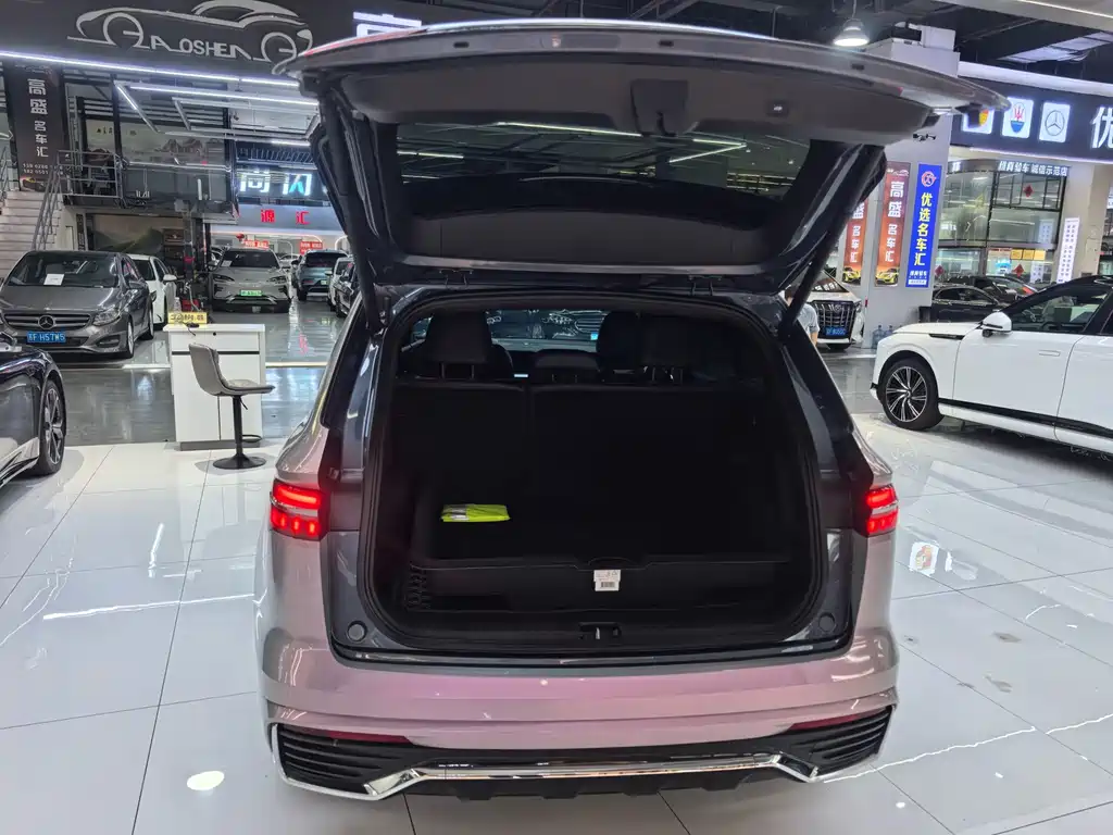 Geely Xingyue L — фото 13