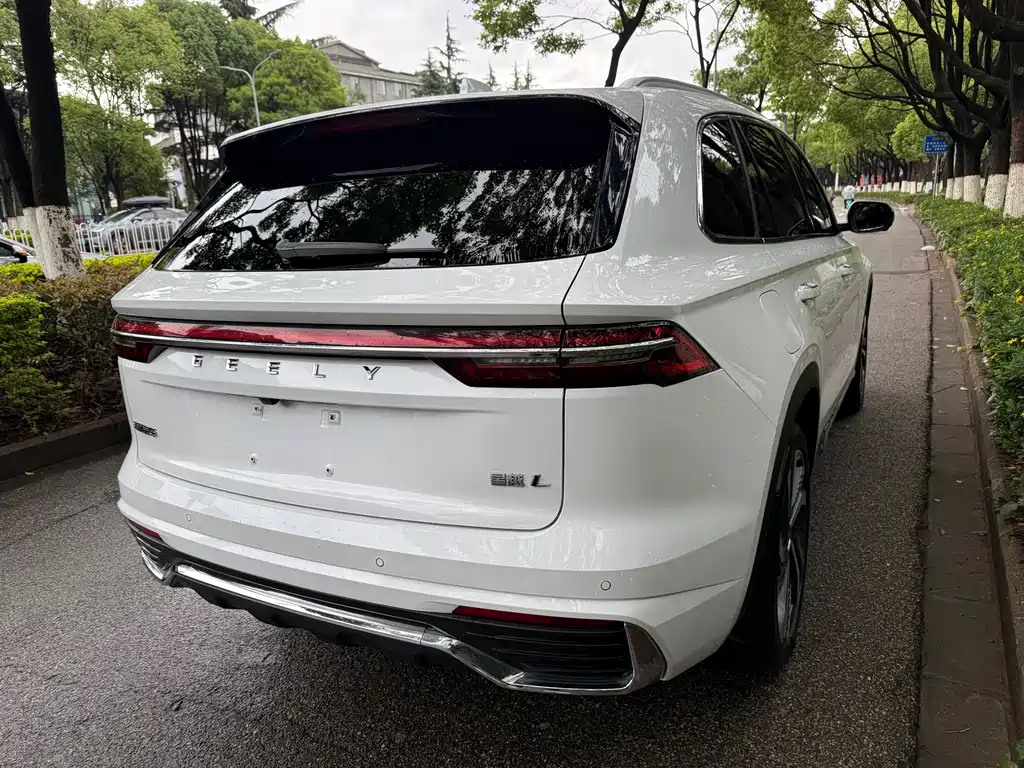 Geely Xingyue L — фото 15