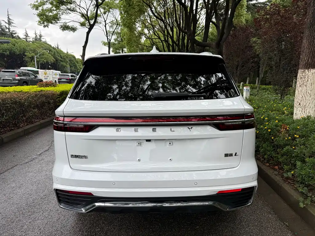 Geely Xingyue L — фото 17
