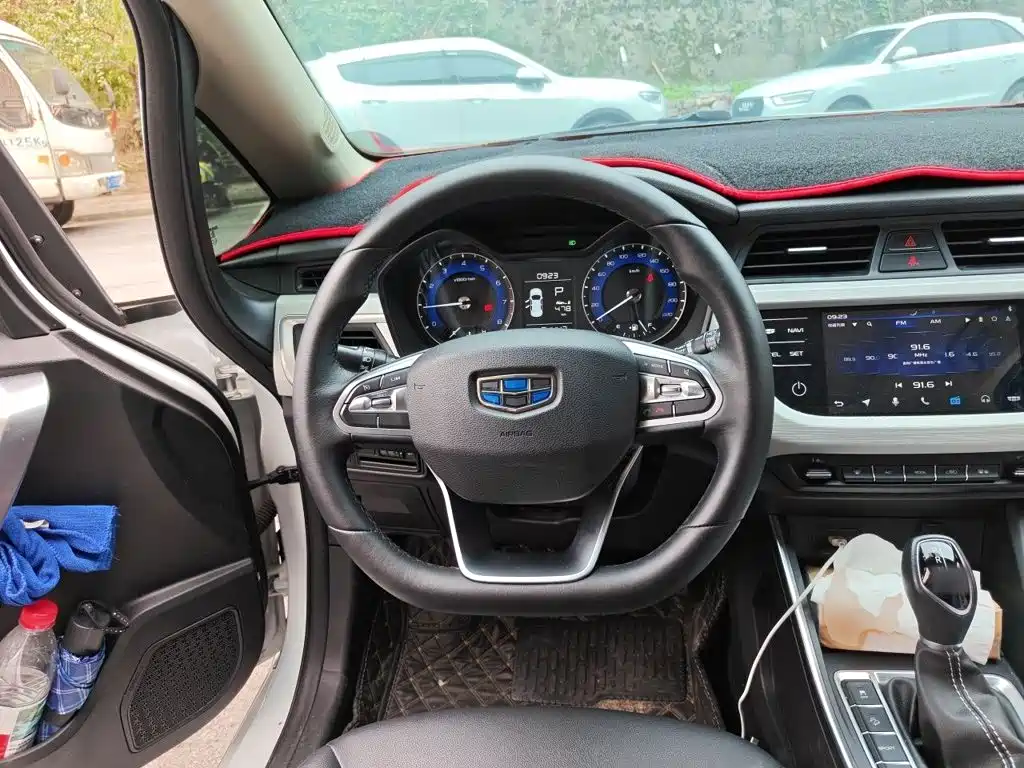 Geely Vision X3 — фото 6