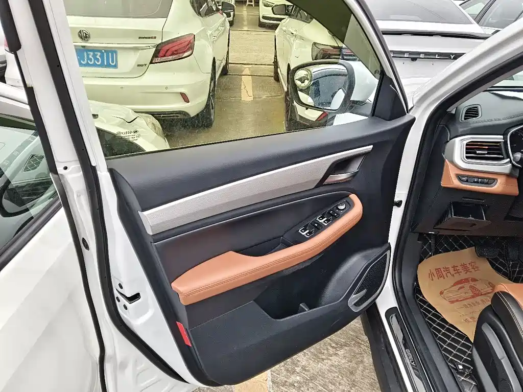 Geely Vision X6 — фото 13