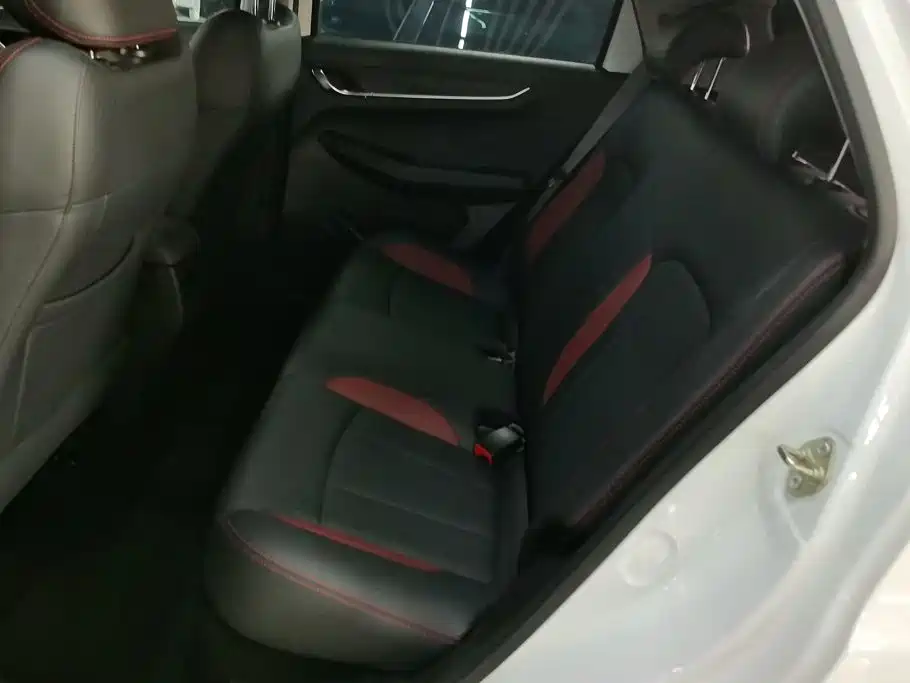 Geely Vision X3 — фото 11