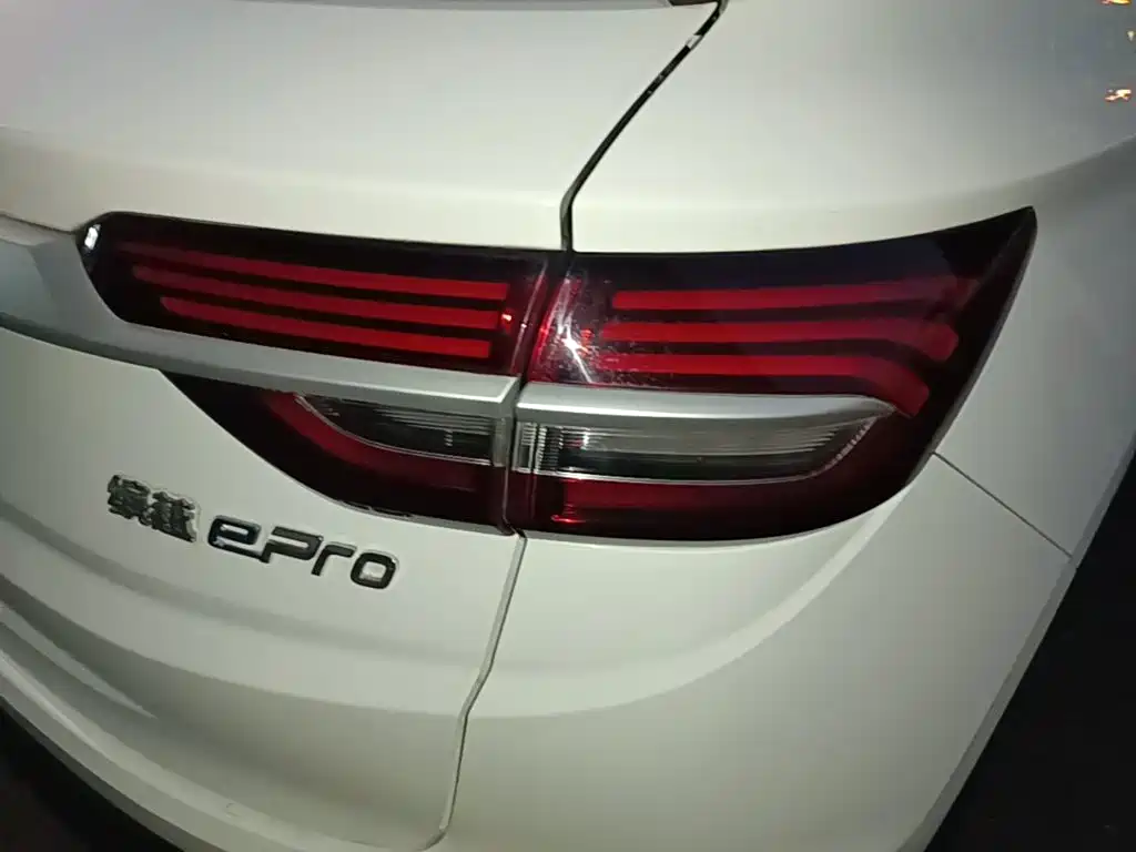 Geely Binyue NEV — фото 8