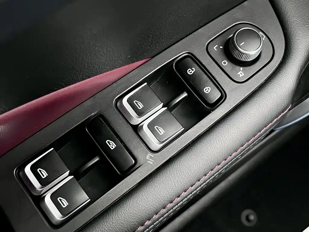 Geely Binyue — фото 15