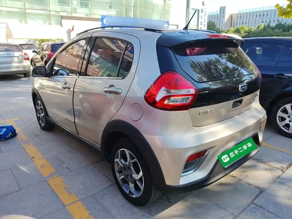 Geely Vision X1 — фото 5