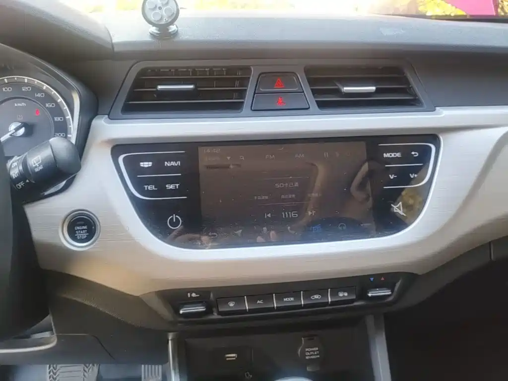 Geely Vision X3 — фото 13