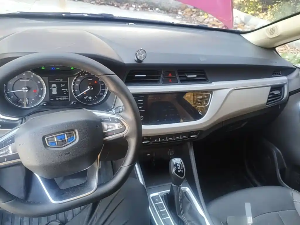 Geely Vision X3 — фото 10