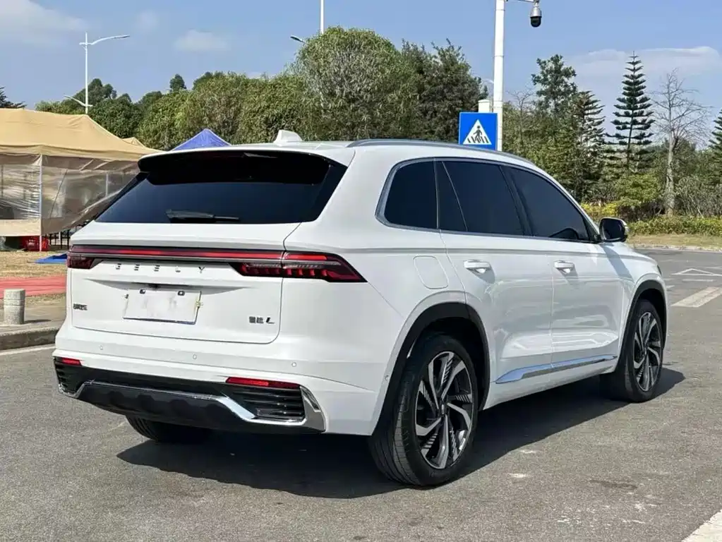 Geely Xingyue L — фото 9