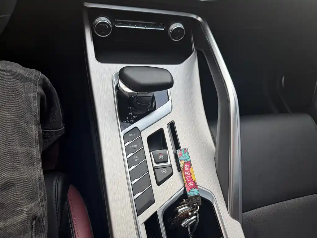 Geely Binyue — фото 10