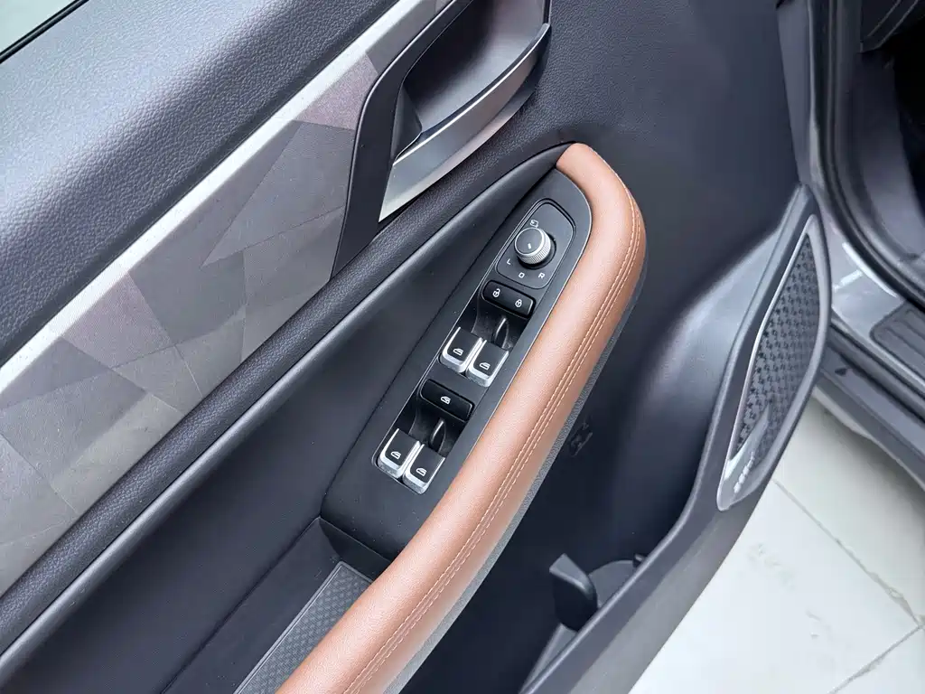 Geely Vision X6 — фото 19