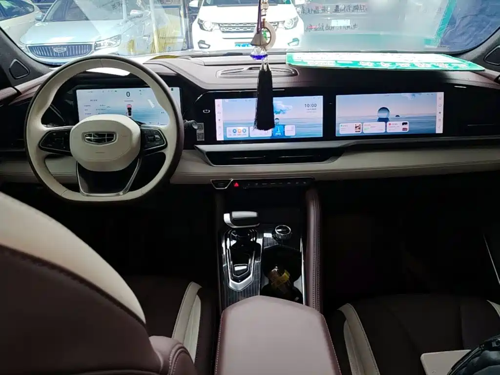 Geely Xingyue L — фото 10