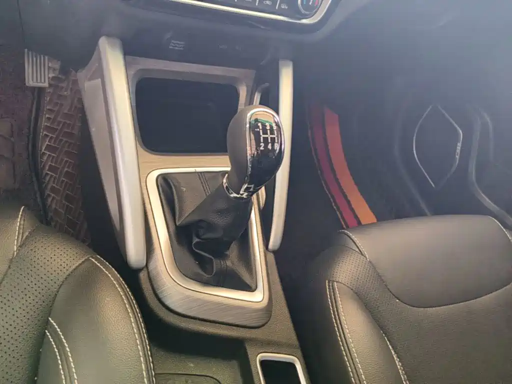 Geely Vision X3 — фото 14