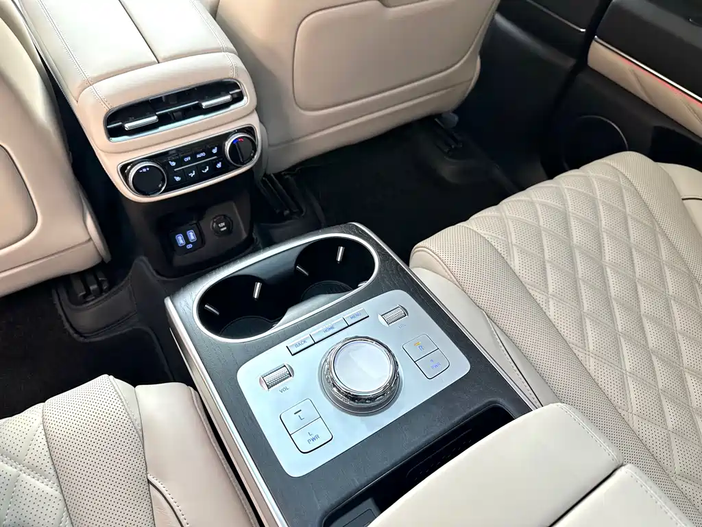 Genesis GV80 — фото 11