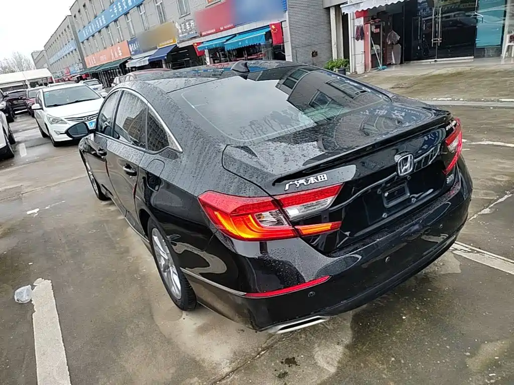 Honda Accord — фото 5