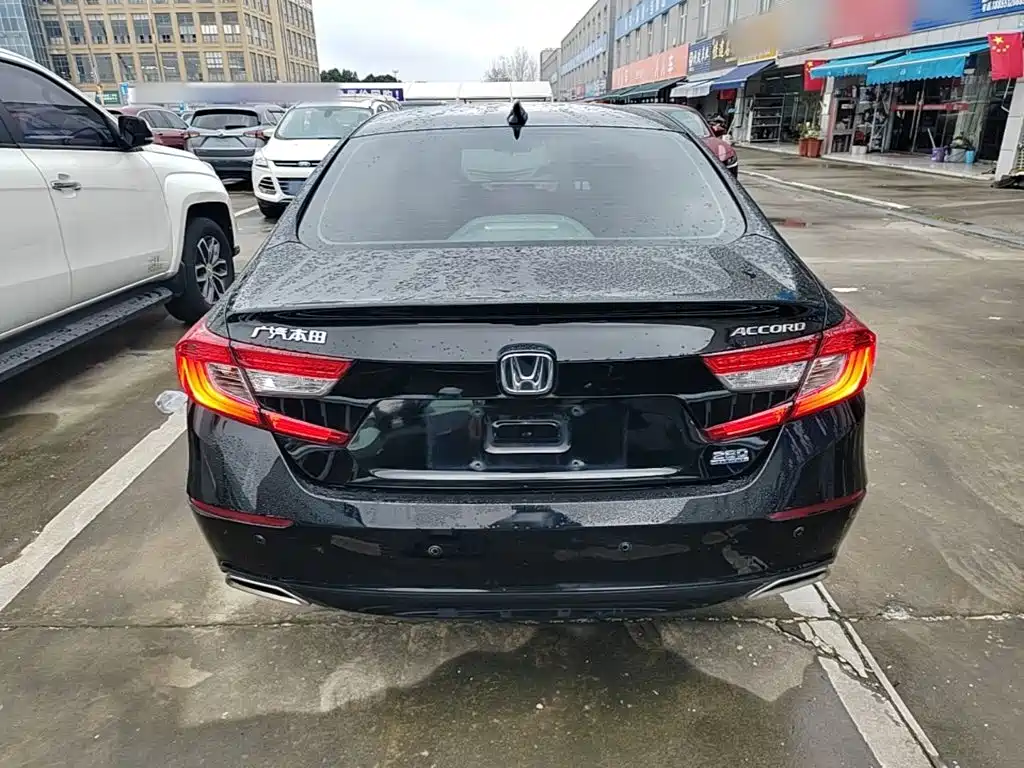 Honda Accord — фото 6