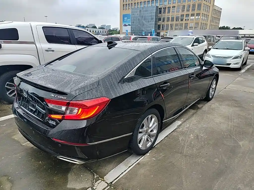 Honda Accord — фото 7