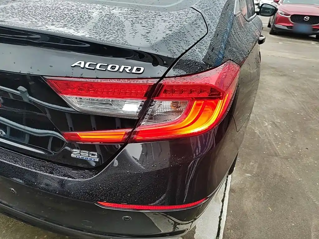 Honda Accord — фото 8