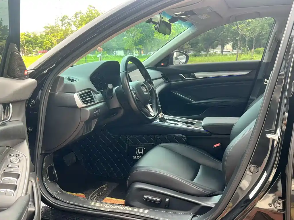 Honda Accord — фото 4