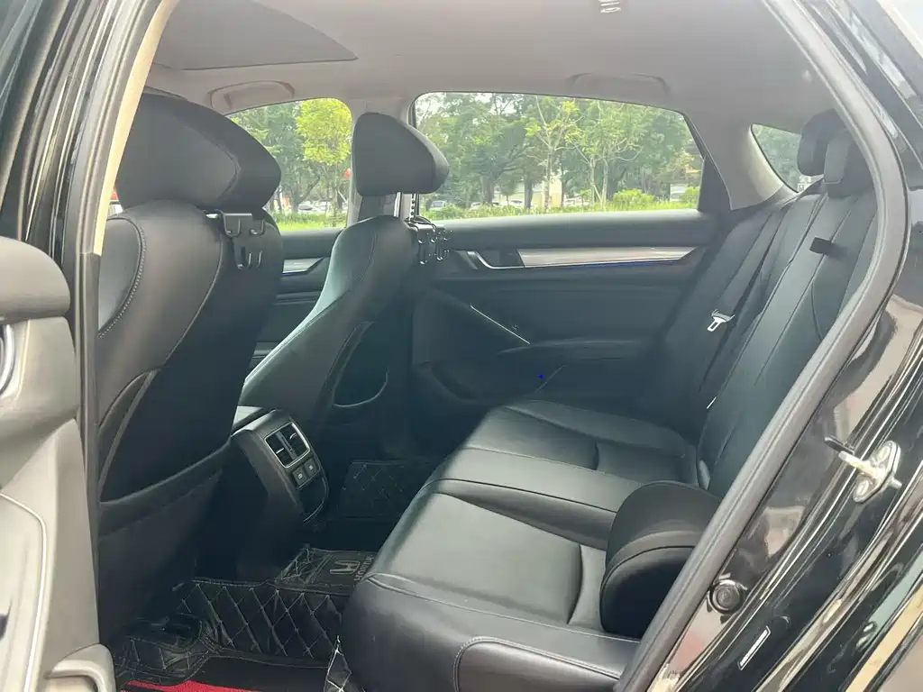 Honda Accord — фото 6